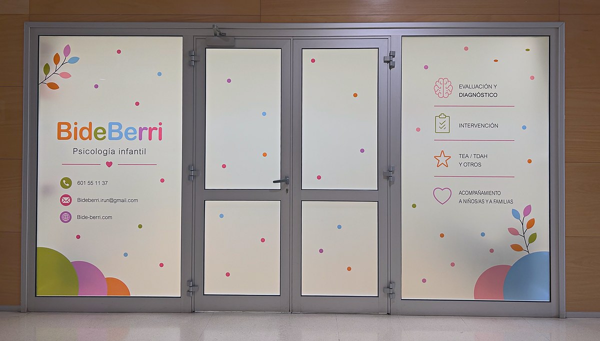 Entrada de BideBerri en Av. Iparralde 43, Irún